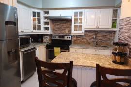 3 Bedrooms 3 Bathrooms, Townhouse for Rent in Kingston 6