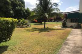 2 Bedrooms 2 Bathrooms, Townhouse for Rent in Kingston 6