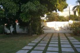 2 Bedrooms 3 Bathrooms, Townhouse for Rent in Kingston 6