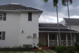 2 Bedrooms 3 Bathrooms, Townhouse for Rent in Kingston 6