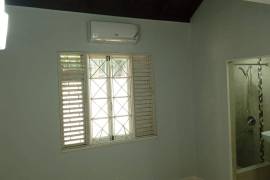 3 Bedrooms 3 Bathrooms, Townhouse for Rent in Kingston 8