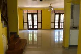 3 Bedrooms 3 Bathrooms, Townhouse for Rent in Kingston 5