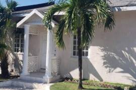 3 Bedrooms 2 Bathrooms, Townhouse for Rent in Kingston 6