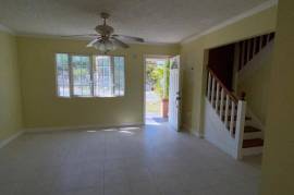 2 Bedrooms 2 Bathrooms, Townhouse for Rent in Kingston 6