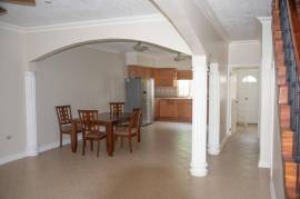 2 Bedrooms 3 Bathrooms, Townhouse for Rent in Runaway Bay