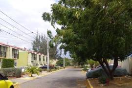 2 Bedrooms 2 Bathrooms, Townhouse for Rent in Greater Portmore