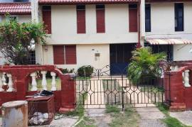 3 Bedrooms 3 Bathrooms, Townhouse for Rent in Kingston 7