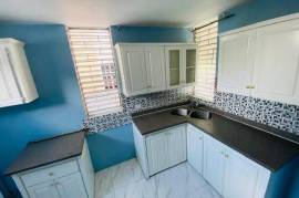 3 Bedrooms 2 Bathrooms, Townhouse for Rent in Kingston 19