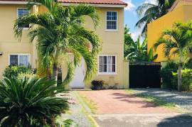 2 Bedrooms 3 Bathrooms, Townhouse for Rent in Spanish Town