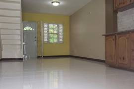 2 Bedrooms 1 Bathrooms, Townhouse for Rent in Kingston 20