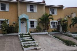 2 Bedrooms 2 Bathrooms, Townhouse for Rent in Spanish Town