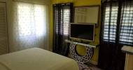 3 Bedrooms 2 Bathrooms, Resort Apartment/Villa for Sale in Runaway Bay