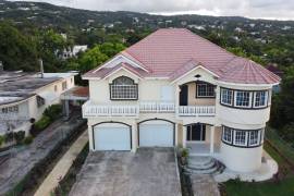 6 Bedroom House For Sale In St. James