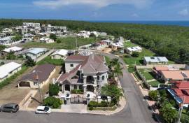 6 Bedroom House For Sale In Trelawny