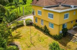 6 Bedroom House For Sale In Westmoreland