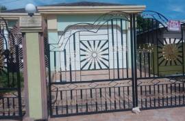 3 Bedroom House For Sale In Clarendon