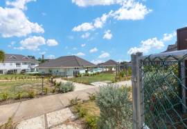 Townhouse for Rent St. Ann, Laughlands