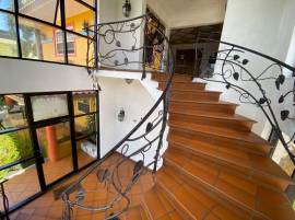 Commercial Bldg/Offices for Rent St. James, Monteg