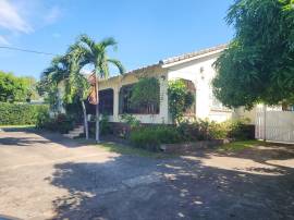 Commercial Bldg/Offices for Rent Kingston & St. An