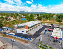 Commercial Bldg/Offices for Rent Clarendon, May Pe