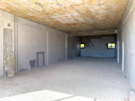 Commercial Bldg/Offices for Rent Clarendon, May Pe