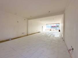 Commercial Bldg/Offices for Rent Clarendon, May Pe