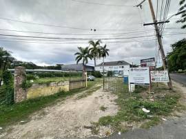 Commercial Bldg/Offices for Sale St. Ann, St. Ann'
