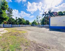 Commercial Bldg/Offices for Sale St. Ann, Content 