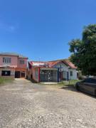 Commercial Bldg/Offices for Sale Clarendon, May Pe