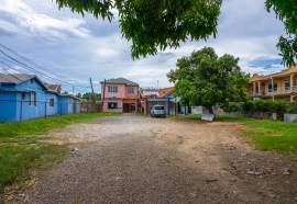 Commercial Bldg/Offices for Sale Clarendon, May Pe