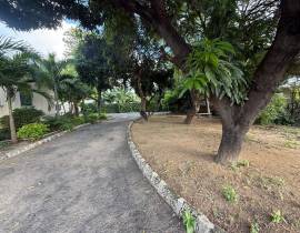 Commercial Bldg/Offices for Sale Kingston & St. An