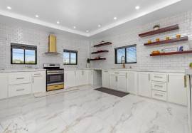 House for Sale St. Catherine, HELLSHIRE HILLS