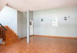 Commercial Bldg/Offices for Rent St. James, Monteg