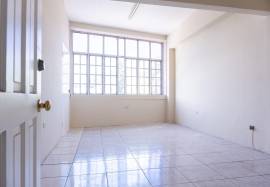 Commercial Bldg/Offices for Rent St. James, Monteg