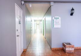 Commercial Bldg/Offices for Rent St. James, Monteg