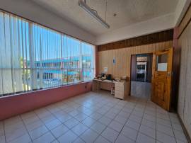 Commercial Bldg/Offices for Rent Clarendon, May Pe