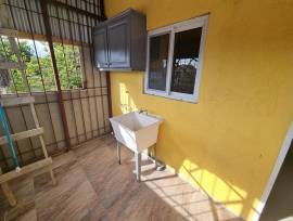 House for Rent St. Catherine, Monza