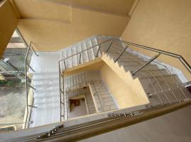 Commercial Bldg/Offices for Rent St. James, Monteg