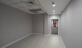 Commercial Bldg/Offices for Rent St. James, Monteg