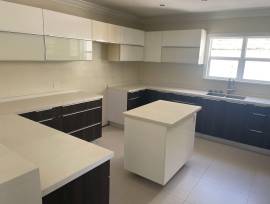 House for Rent St. James, Reading